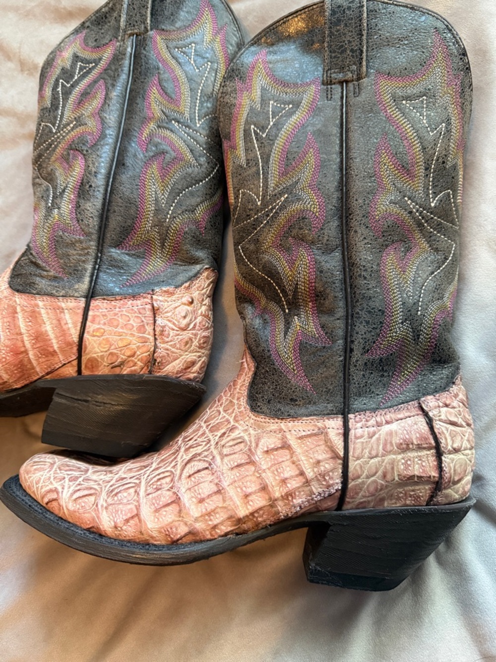Stetson Pink Croc-Embossed Leather Western Boots with Dark Green Shaft